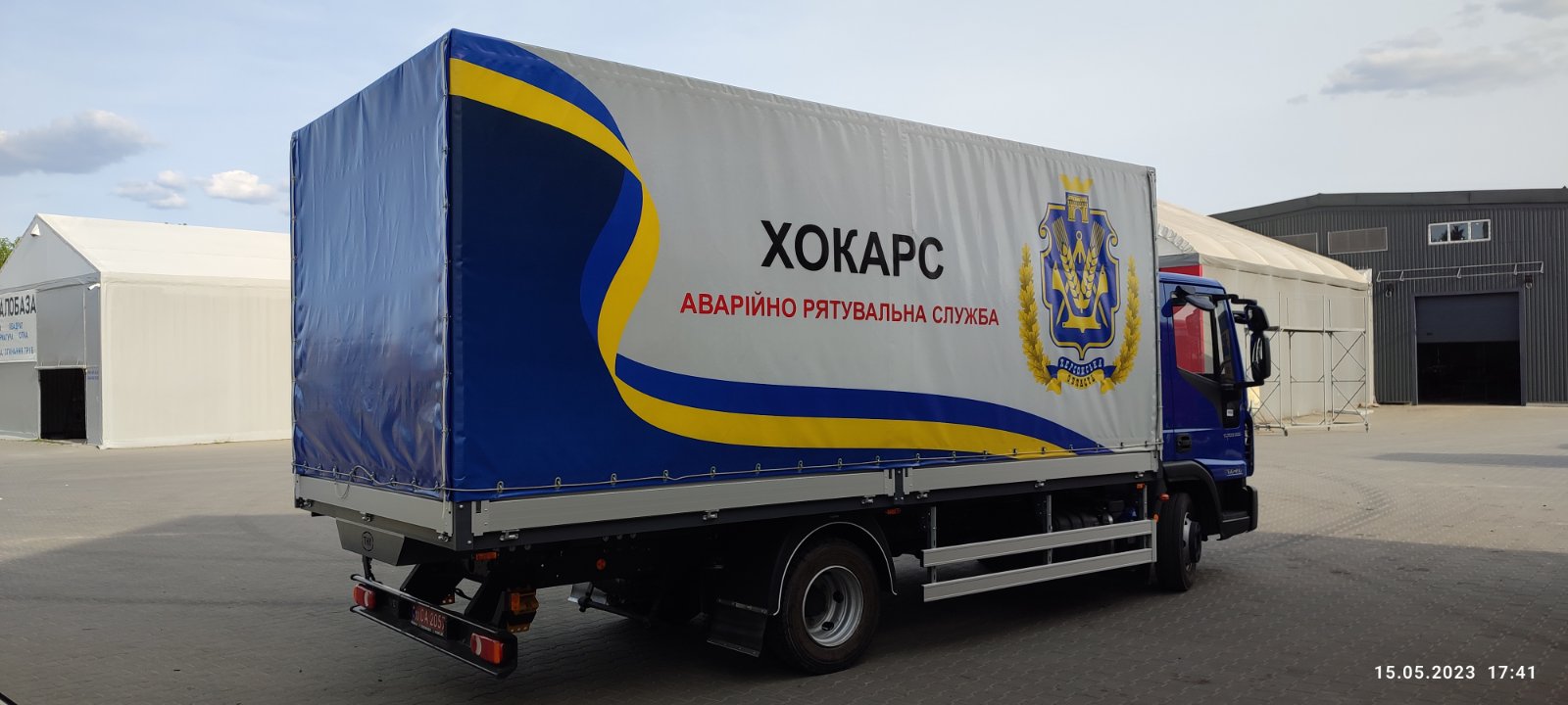 брендування тентів